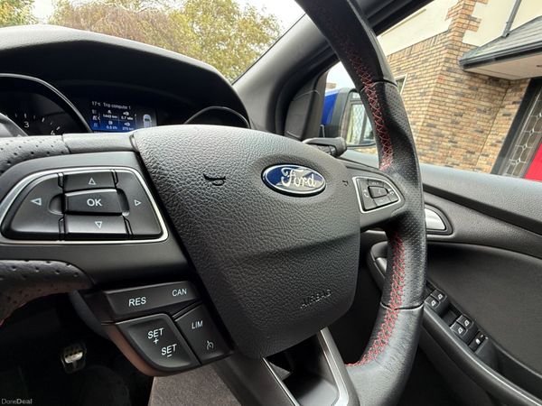 Immaculate 2018 ST Line Ford Focus! 400914924