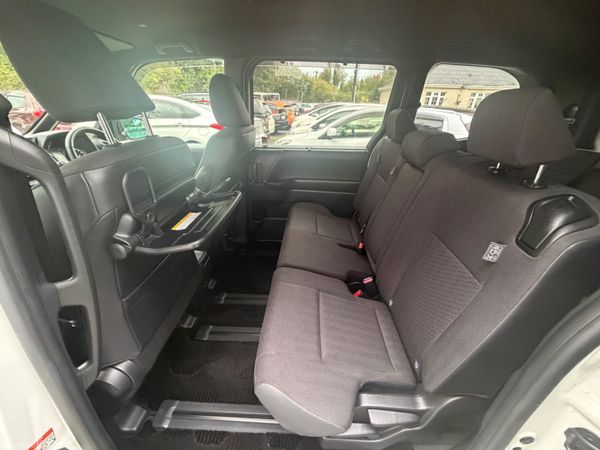 Toyota Noah 2023 **8 Seater** 400920390