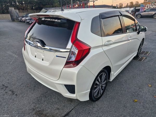 2014 Honda Fit 1.5L Hybrid Sports Edtion Low Miles 401081384