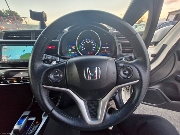 2014 Honda Fit 1.5L Hybrid Sports Edtion Low Miles 401081398