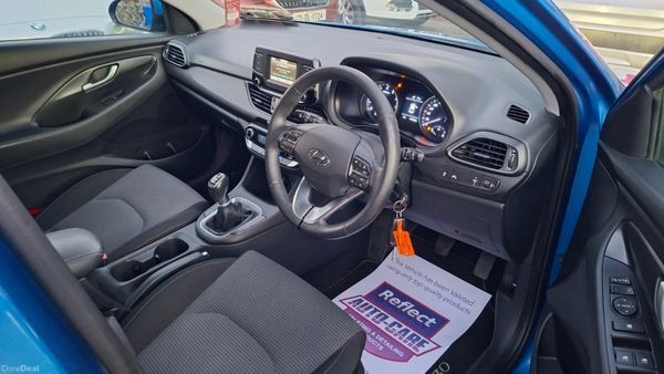 2017 HYUNDAI  i30 1.4 DELUXE 401081466