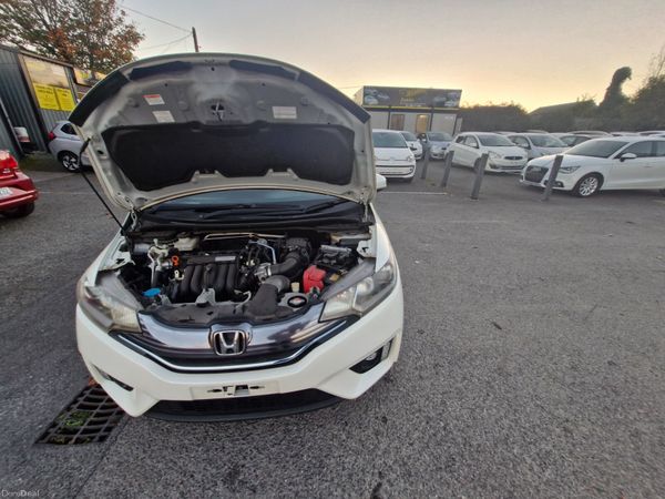2014 Honda Fit 1.5L Hybrid Sports Edtion Low Miles 401081408