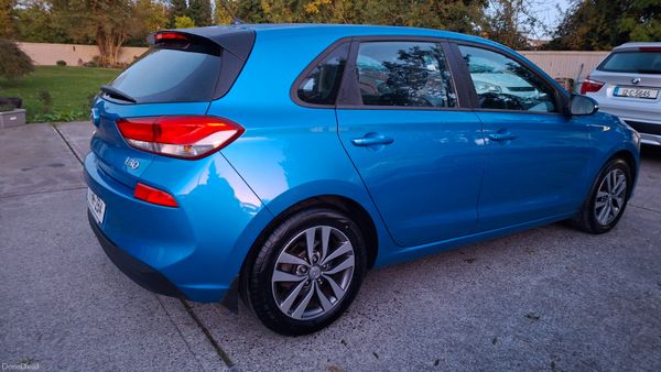 2017 HYUNDAI  i30 1.4 DELUXE 401082184