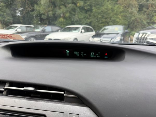 2014 Toyota Prius Hybrid 401091808