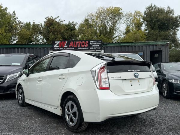 2014 Toyota Prius Hybrid 401091810