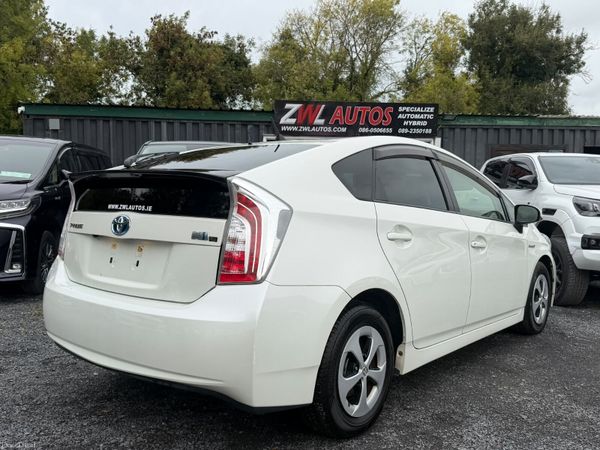 2014 Toyota Prius Hybrid 401091812