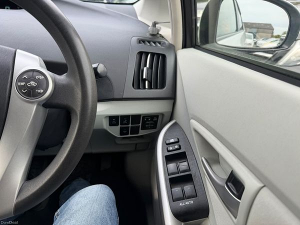2014 Toyota Prius Hybrid 401091816