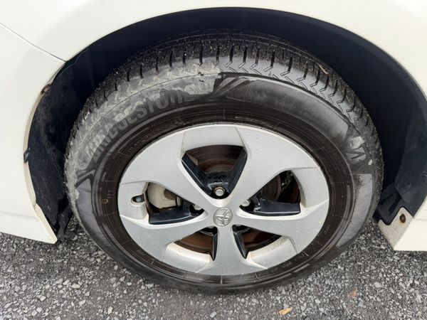 2014 Toyota Prius Hybrid 401091818