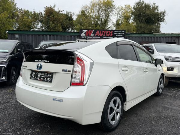2015 Toyota Prius Hybrid 401092570