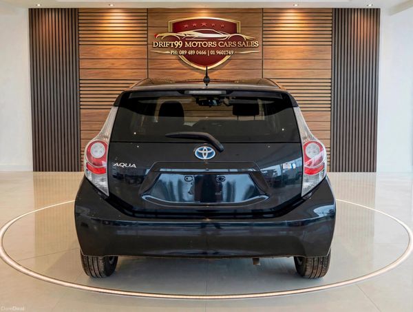 2013 Toyota Aqua Hybrid.Auto 401004474
