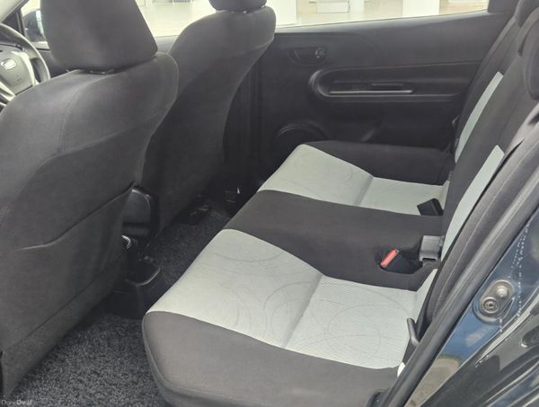 2013 Toyota Aqua Hybrid.Auto 401004486