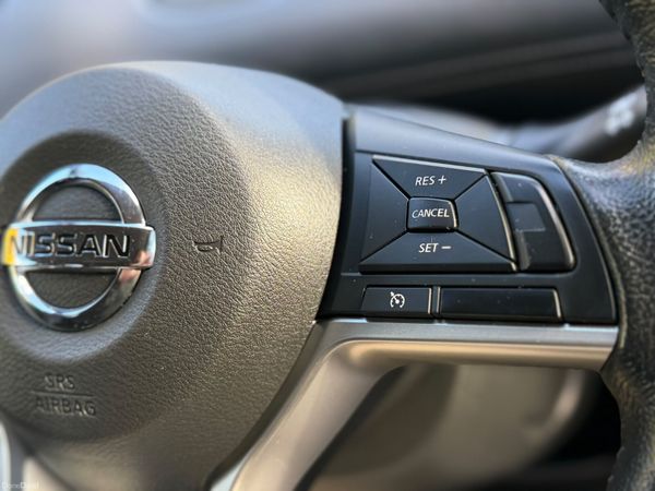 STUNNING 181 Nissan Serena 8 seater remote start 401030300