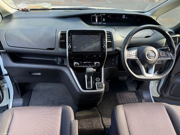 STUNNING 181 Nissan Serena 8 seater remote start 401030302