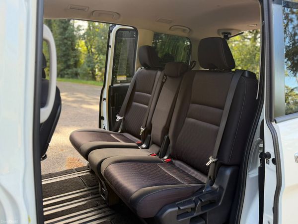 STUNNING 181 Nissan Serena 8 seater remote start 401030310