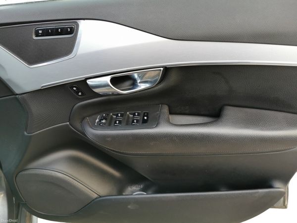 Volvo XC90 2018 401163318