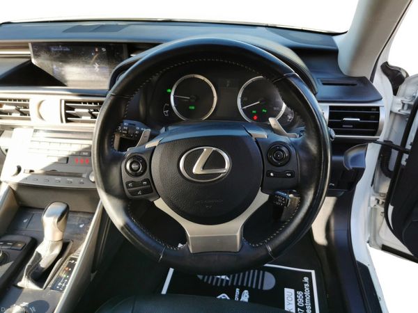 Lexus IS 2015 2.5 Hybrid 401184130