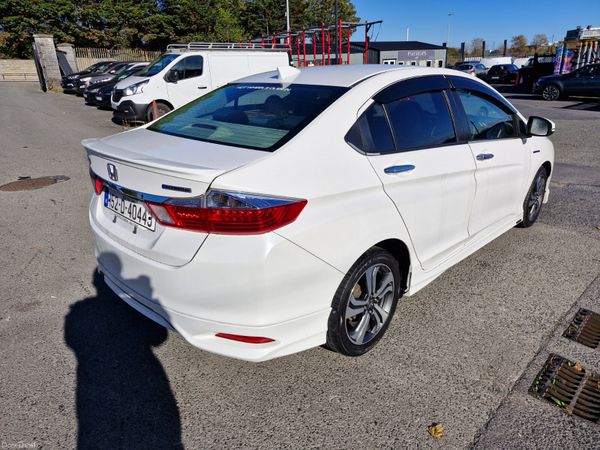 2015 Honda Grace 1.5L Hybrid with Full body kit 401110352
