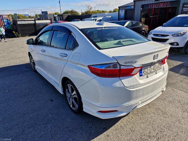 2015 Honda Grace 1.5L Hybrid with Full body kit 401110354