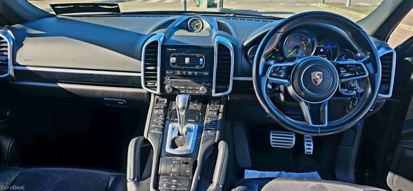 Porsche Cayenne 2017 Full service history 401119718