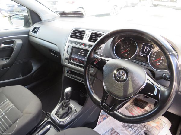 Volkswagen Polo 2015 5DR LOUNGE MODEL AUTO 401131770