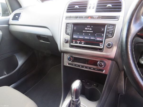 Volkswagen Polo 2015 5DR LOUNGE MODEL AUTO 401131776
