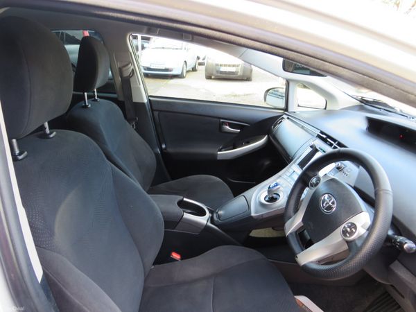 Toyota Prius 2015 HYBRID PETROL NCTD 8/27 401132028