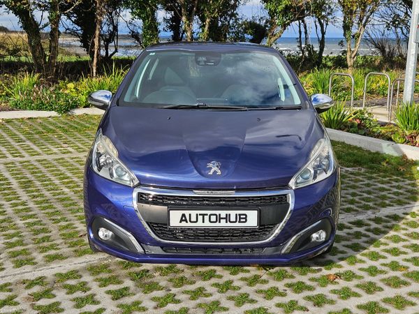 2016 Peugeot 208 Allure, 2 of 33