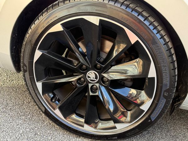 Top Spec 2024 Skoda Superb Sportline Auto! 401224446
