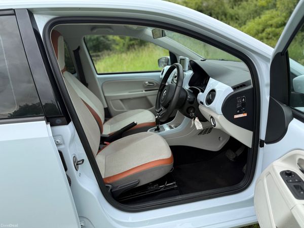 Volkswagen up! 2013 401339432