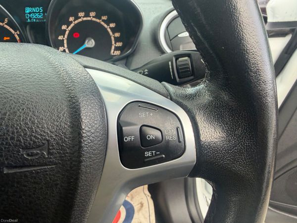 Ford fiesta **2015** 401482974