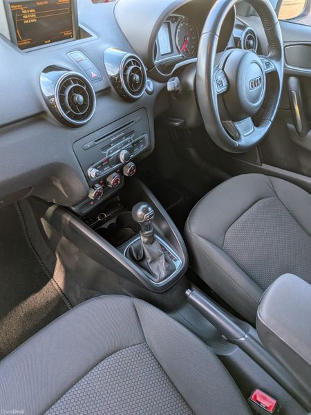 Audi A1 /Auto /Reverse camera/ New NCT & Tax 401555446