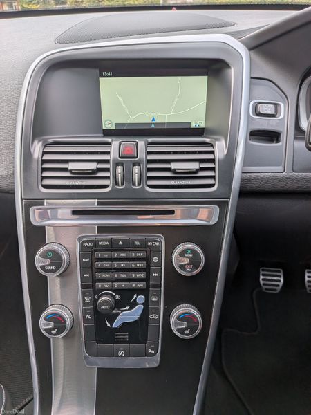 Volvo XC60 R-Design/FULL SERVICE HISTORY/NEW NCT 401960652