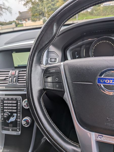 Volvo XC60 R-Design/FULL SERVICE HISTORY/NEW NCT 401960654