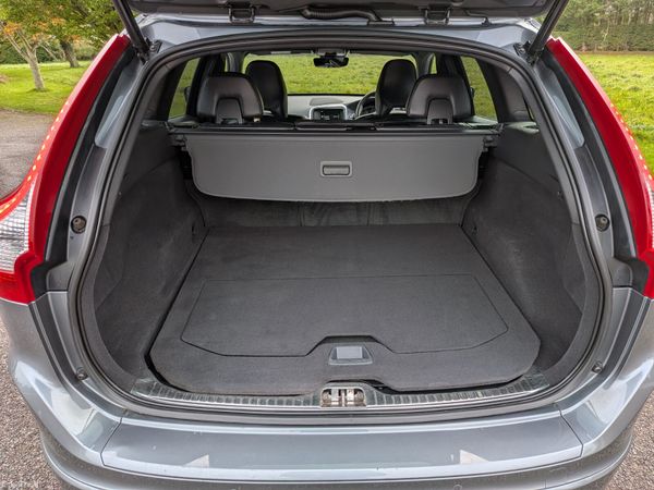 Volvo XC60 R-Design/FULL SERVICE HISTORY/NEW NCT 401960616