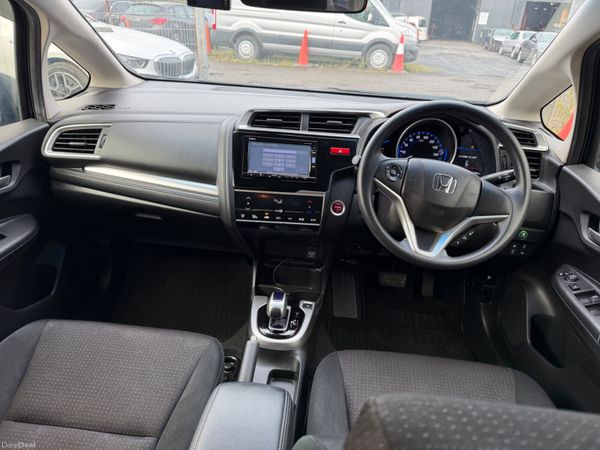 Honda Fit Hybrid Automatic 402045194