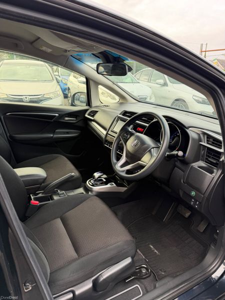 Honda Fit Hybrid Automatic 402045196