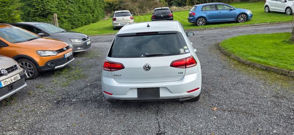 172 golf auto mk7.5. 33k km. 402048304