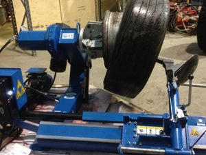 Taranto HGV Tractor Tyre  Changer - Image 3