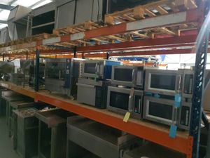 Used 3, 500 items on display & in stock - Image 4