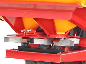Teagle XT24 Fertiliser Spreader - Image 2