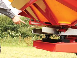 Teagle XT48 Fertiliser Spreader - Image 2