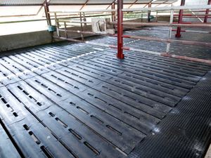 SDR Smooth Rubber Slat Mats - Image 4