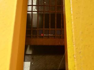 Roco Crusher Vibrating Feeder - Image 3