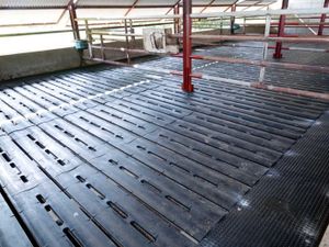 Smooth Rubber Slat Mats - EASYFIX - Image 3