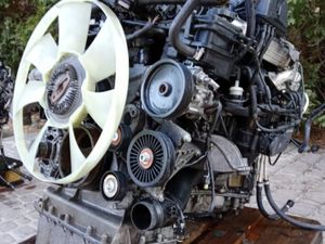 MERCEDES- Benz - ENGINES - Supply & Fit - Image 2