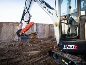 Bobcat E20z Mini Digger | Fully Zero Tail Swing - Image 4