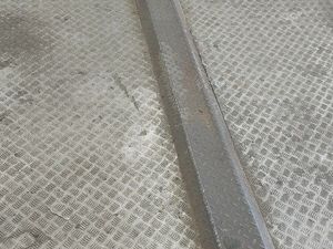 2 post lift 2nd hand - Image 4