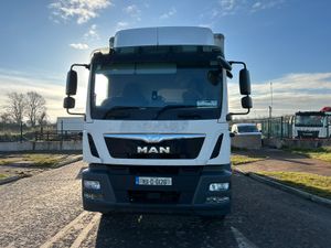 2016 Man 18 Ton Box - Image 2