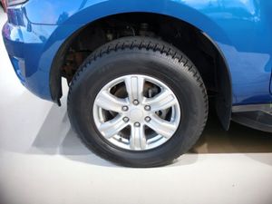 Ford Ranger D/CAB LIMITED 2L 170PS M6 4DR w/Canopy - Image 4