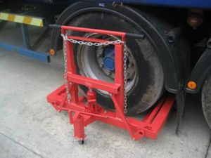 Heavy Duty Truck Wheel Dolly / Trolley 3/4 Ton - Image 2